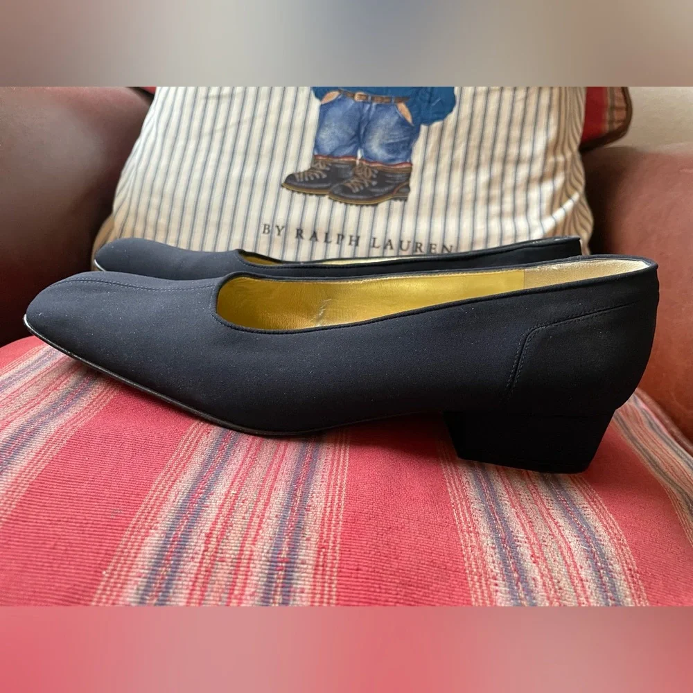 BRUNO MAGLI Made in Italy Square Toe Low Satin Pump in Midnight Navy 8 AA NWOB - Picture 4 of 7